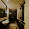 Cinnamon Lodge Deluxe suite bathroom