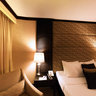 Cinnamon Lakeside Presidential Suite