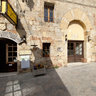 Monteriggioni (SI) - Piazza 1° Maggio