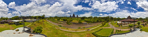 Indonesia: En Face Prambanan
