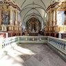 Vor dem Altar in Corvey