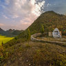 Yunnan luoping blossoming rapeseed flowers ——Watching the rape flowers sea sunset at the foot of the Golden Rooster peak group